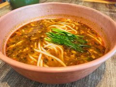 小锅米线-云海肴云南菜(浦江欢乐颂店)
