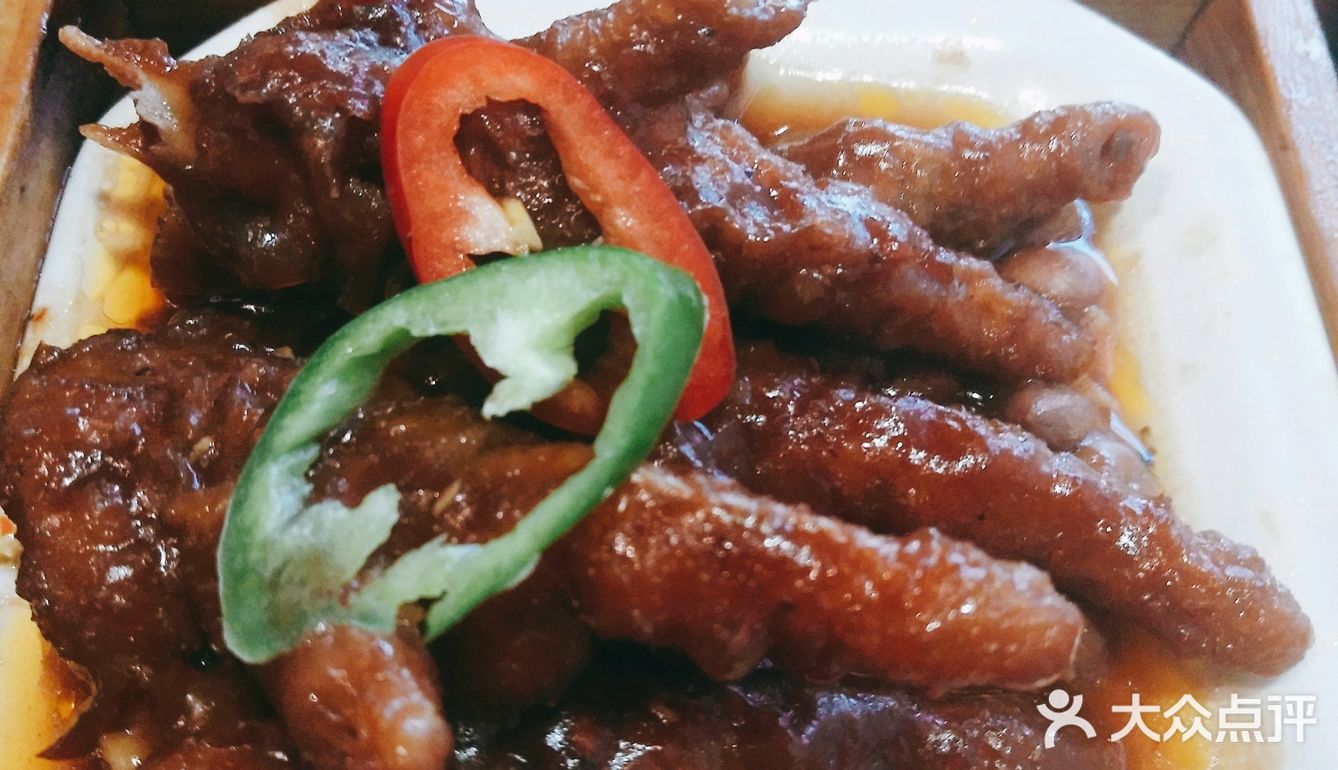 胡萝卜丝，竹笋丝等等还有肉