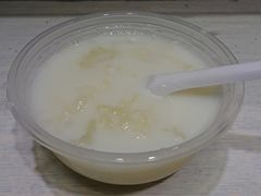 西米加雪耳加鲜奶-百花传统甜品店(原址店)