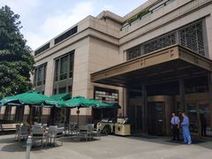 -上海半岛酒店-地下停车场