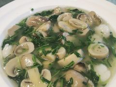 荠菜烩双菇-广玉兰上海菜(德平店)
