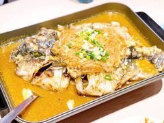 油爆蒜蓉粉丝烤鱼-鱼酷活鱼烤鱼(恒隆广场店)