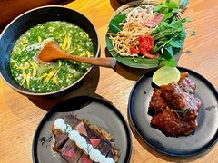 过桥米线-SHAN山(前滩太古里店)