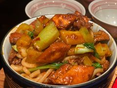 招牌新疆牛肉炒米粉-阿里家·新疆烤肉酒場 by MIG