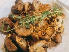 扒香草蒜茸蘑菇-拾挚扒房(招商花园城店)