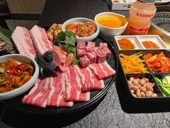 -嘿嘟嘟·肋条烧肉放题(爱融荟城店)