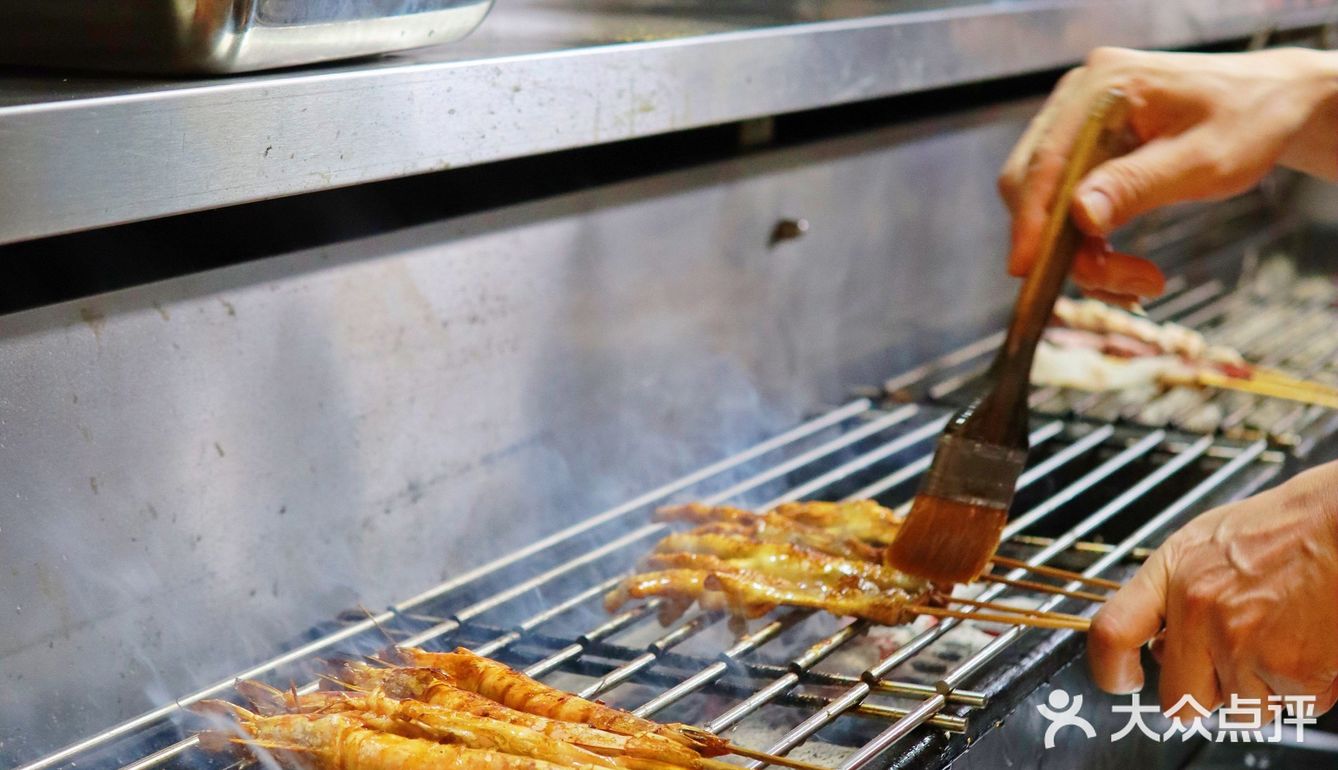 宵夜好去处|氛围感满满的地摊烧烤🍢