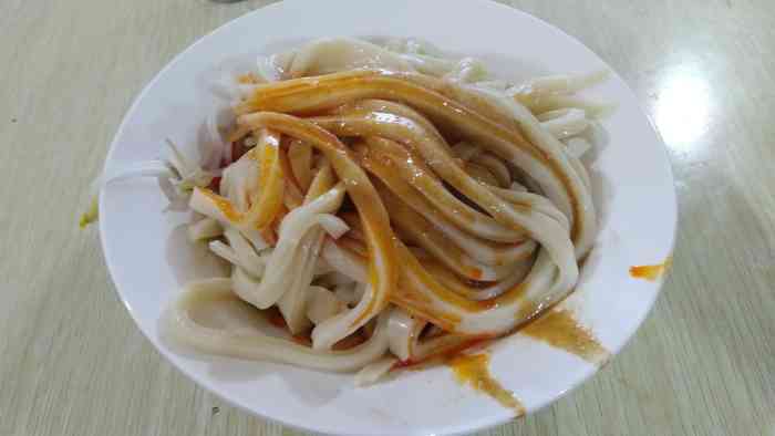 王三米皮店(大石桥店)-"[薄荷]环境:一二十平的小店,但是干净.