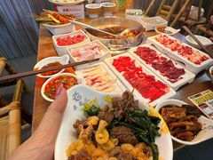 -来龍儿鲜切牛肉自助老火锅
