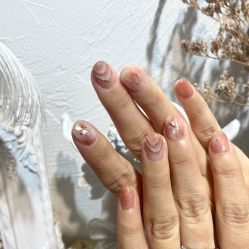 -花岐款式专研健康美甲沙龙