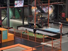 -极限PLAY运动娱乐新世界·团建派对潮玩休闲馆·室内蹦极高空游乐园