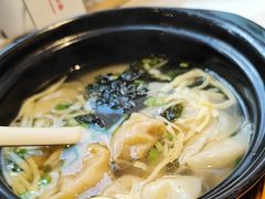 蟹粉小馄饨-馋三尺蟹粉小笼(人民广场店)