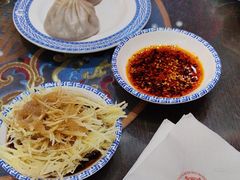 -笑来喜馄饨小笼工坊(通扬路店)