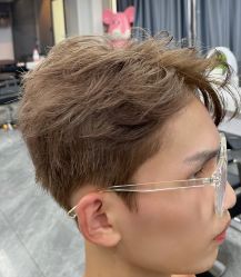 -IU潮牌·SALON