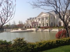 -上海玫瑰园度假酒店