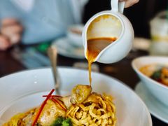 -Chom Cafe and Restaurant