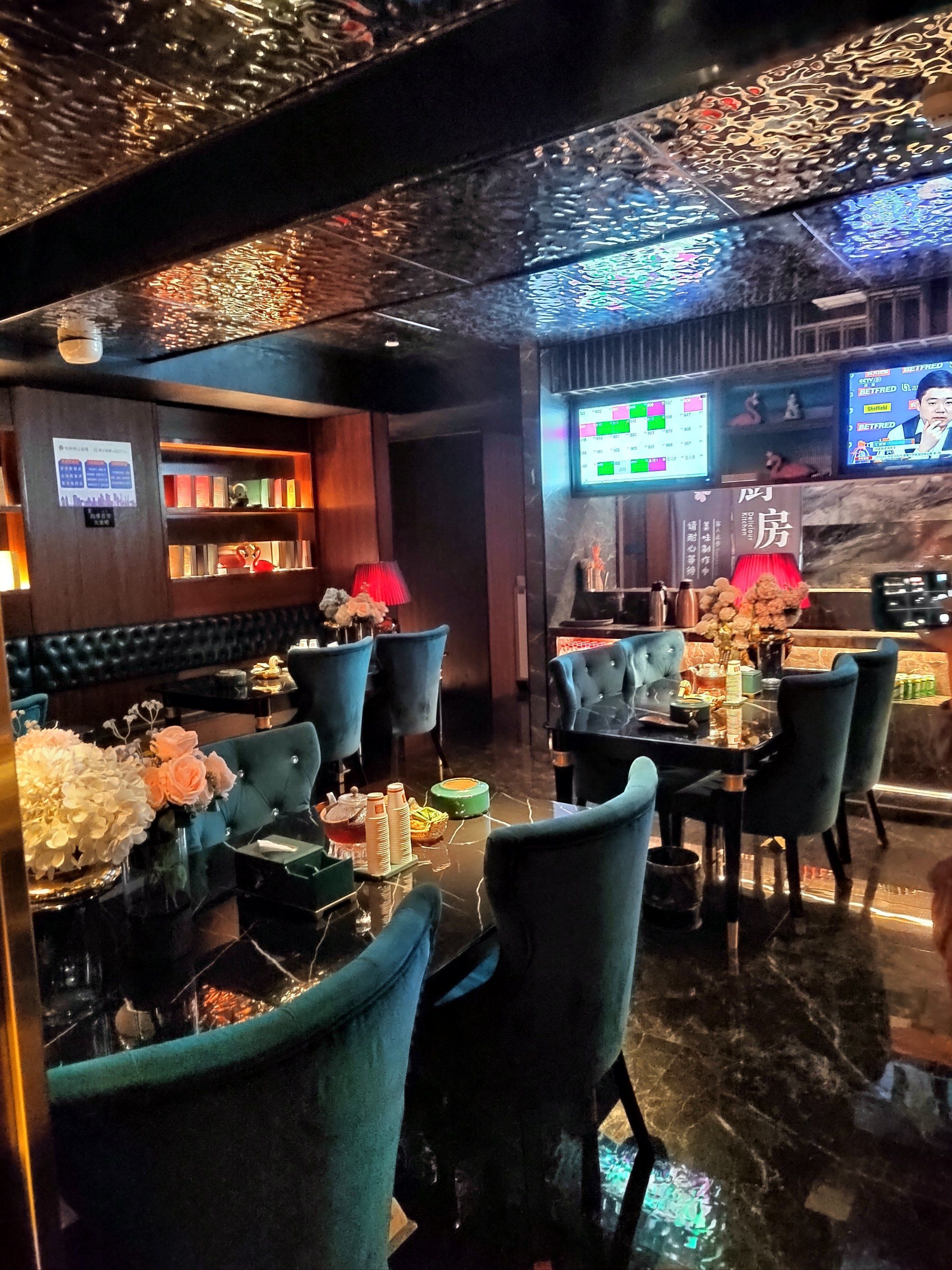 新明珠大酒店上电梯三楼就是贵足世家了,这次做的六星套餐,足疗加太极