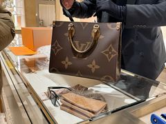 -LV路易威登(国际广场店)