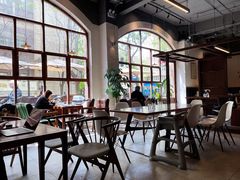 靠窗位-VESH COFFEE(定西路店)