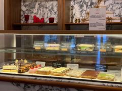 面包甜点陈列柜-WHEAT&BAKER-麥(凯德来福士店)