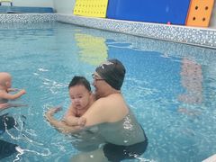 -小小王国亲子游泳俱乐部(锦辉中心)