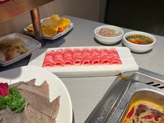 -海底捞火锅鲜切牛肉主题店(长寿路店)