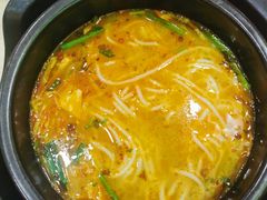 -花馬肆.云南过桥米线(汉神购物广场现场熬汤店)