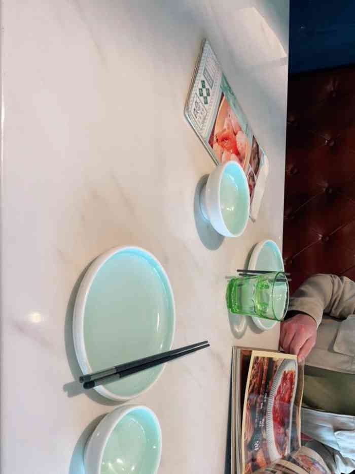 喜喜香港餐厅(京华城店)-"[薄荷]环境:装修风格是都市时尚的设计.