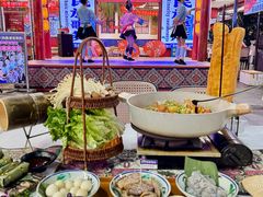 -刘姐啤酒鱼民族演艺餐厅(西街总店)