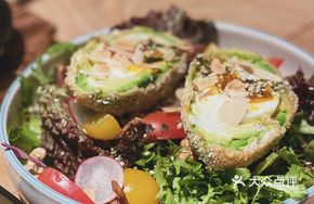 Magic Avocado Fried Egg
