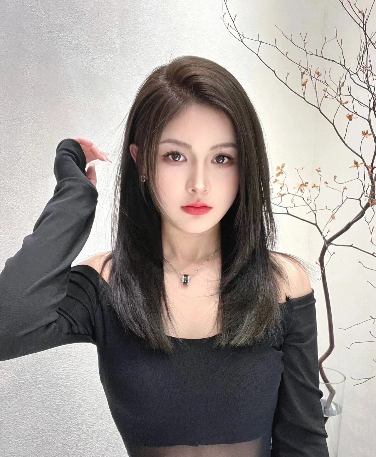 简约气质高级好打理\\n圆脸方脸发型参考\\n现在都很流行锁骨骨发型的