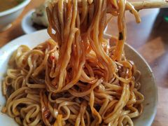 -老字号眼镜子煎包汤包店
