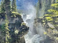 -阿萨巴斯卡瀑布观景点