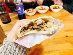 锅魁夹卤肉-洞子口张老二凉粉(文殊院店)