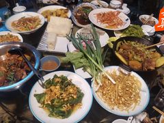 小鸡炖蘑菇-老村长农家院