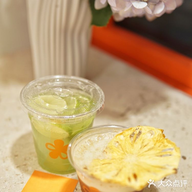 上海梧桐树下的爱心咖啡店🧡浪漫至极