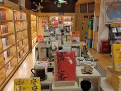 -新华里咖啡书吧(新华书店小寨店)
