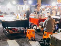 -吴山路夜市