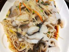 葱香鲈鱼爽-刘胖子家常菜·蹄花焖藕(兴业店)