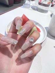 -瞧·享轻奢美甲美睫