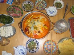 -洱火云南酸菜牛肉火锅(石景山当代商城店)