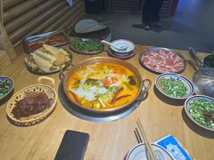 -洱火云南酸菜牛肉火锅(石景山当代商城店)