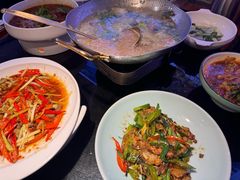 -川流不息·地道川菜·小龙虾(新松江路店)