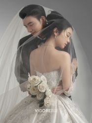 -雪中彩影婚纱摄影·微光艺术中心