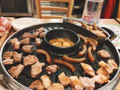 -江南猪肉商会无限续吃(弘大店)