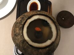 整只椰子鸽子汤-尚一汤·粤菜海鲜(环球港店)