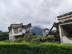 -四川汶川特大地震漩口中学遗址