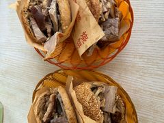 -洪峰浩老北京烧饼夹肉(角门路店)