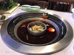 菌香鸳鸯锅-晓宇重庆火锅(赛格国际购物中心店)
