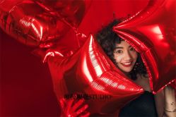 俏皮可爱-巴黎婚纱摄影工作室